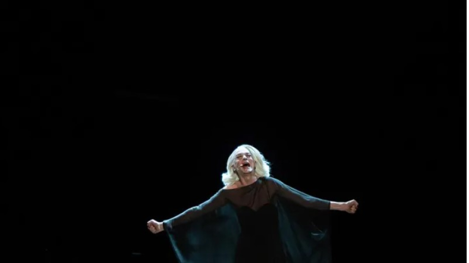 Drusilla Foer Live